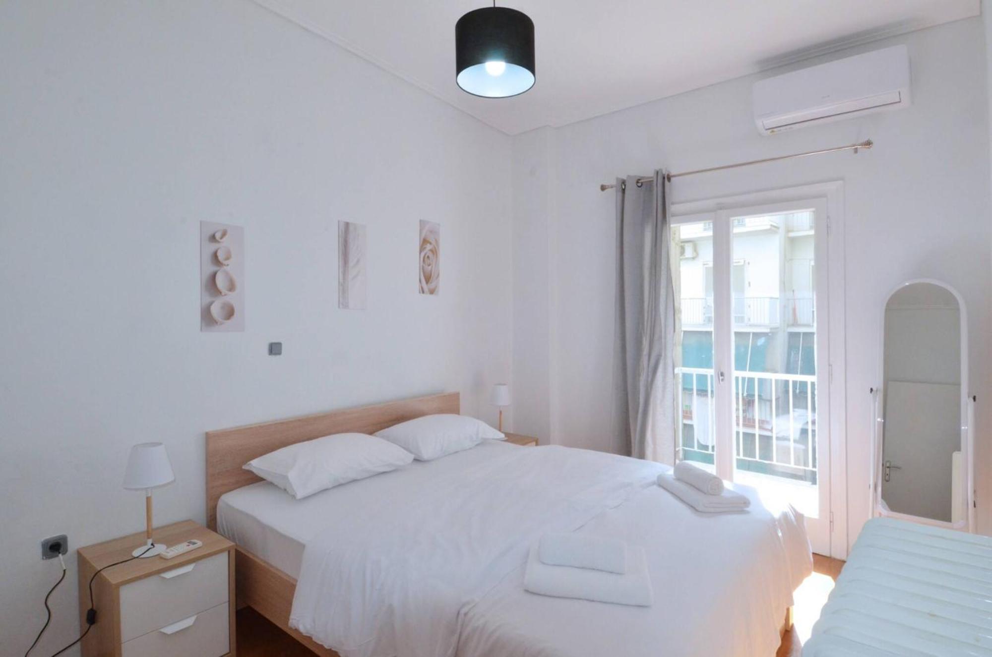 A Cozy Minimal Apartment At Koukaki, Dimitrako... Aten Exteriör bild